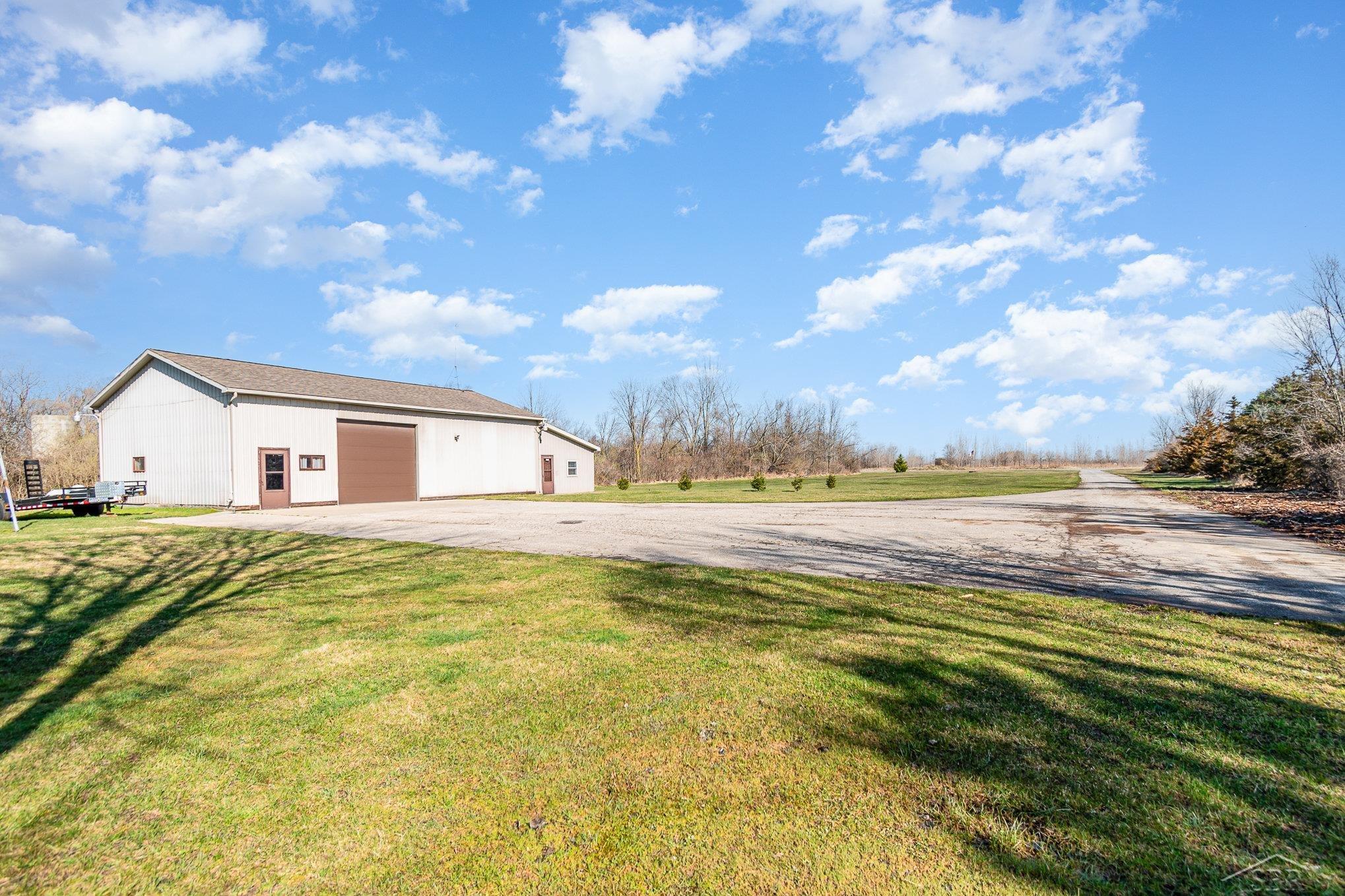 4890 Curve Road Freeland, MI 48623 - Photo 47 of 52