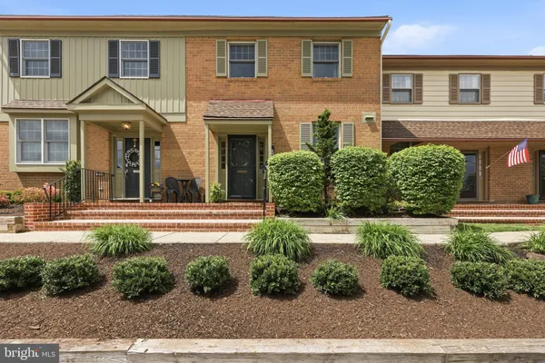 $3,300 | 633 East Main Street, Unit B2, Moorestown, NJ 08057