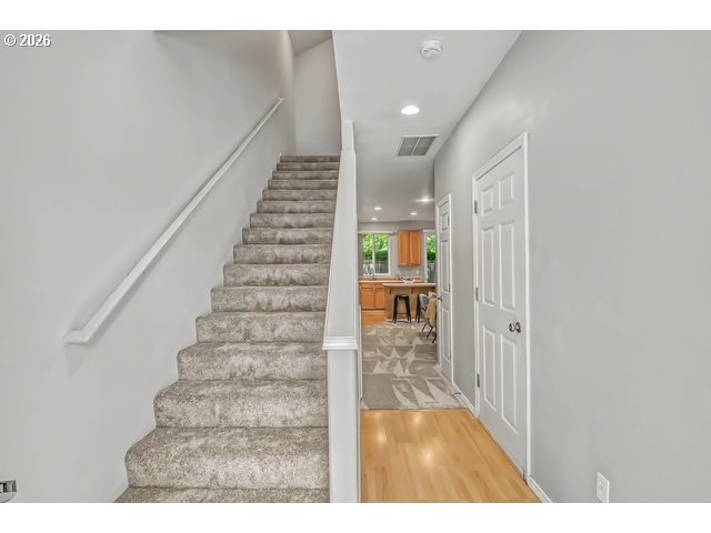 18653 Southwest Cascade Drive Beaverton, OR 97003 - Photo 2 of 27 Entrance/Foyer