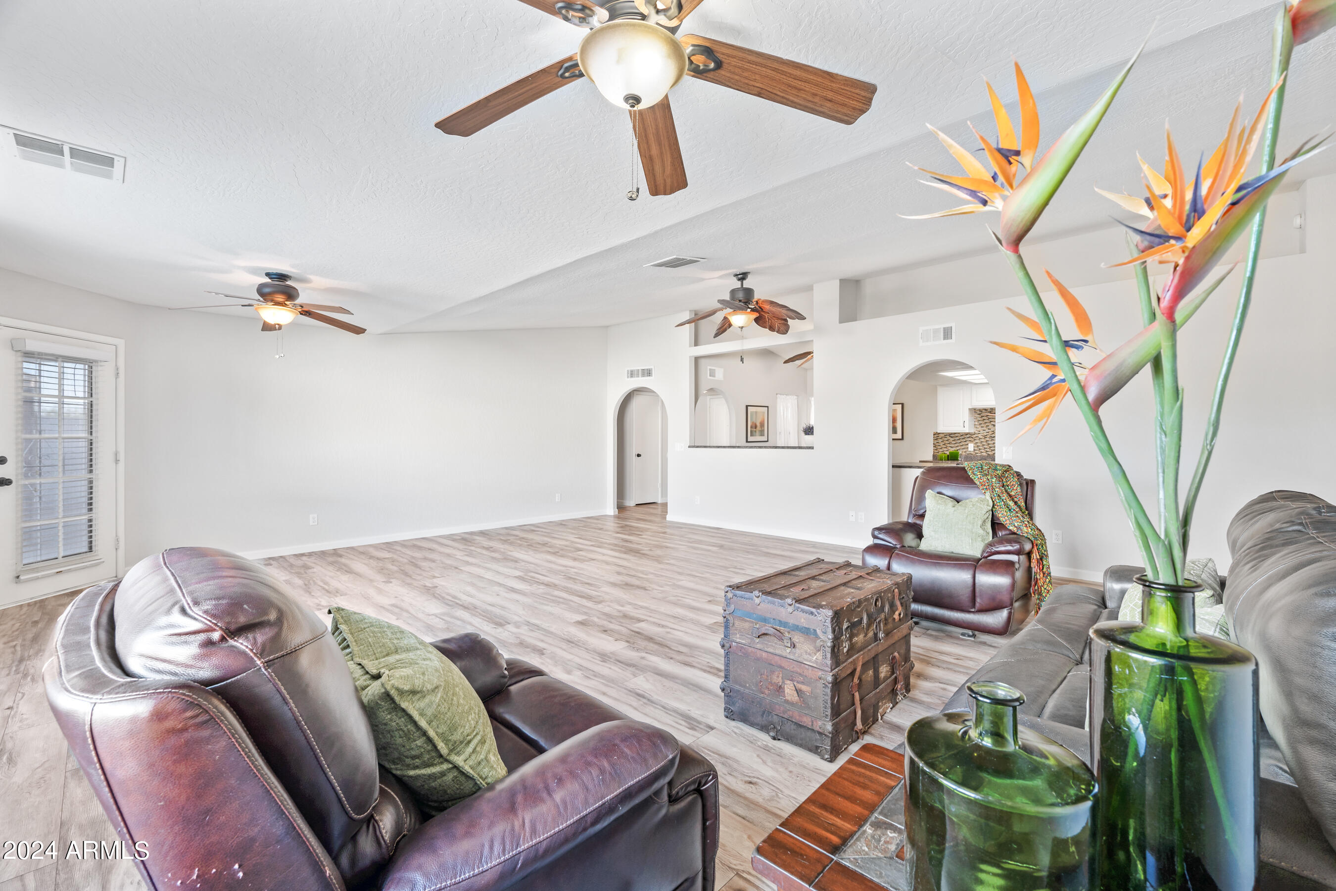 237 West Wagoner Road Phoenix, AZ 85023 - Photo 9 of 34 9-237WWR-ocupix