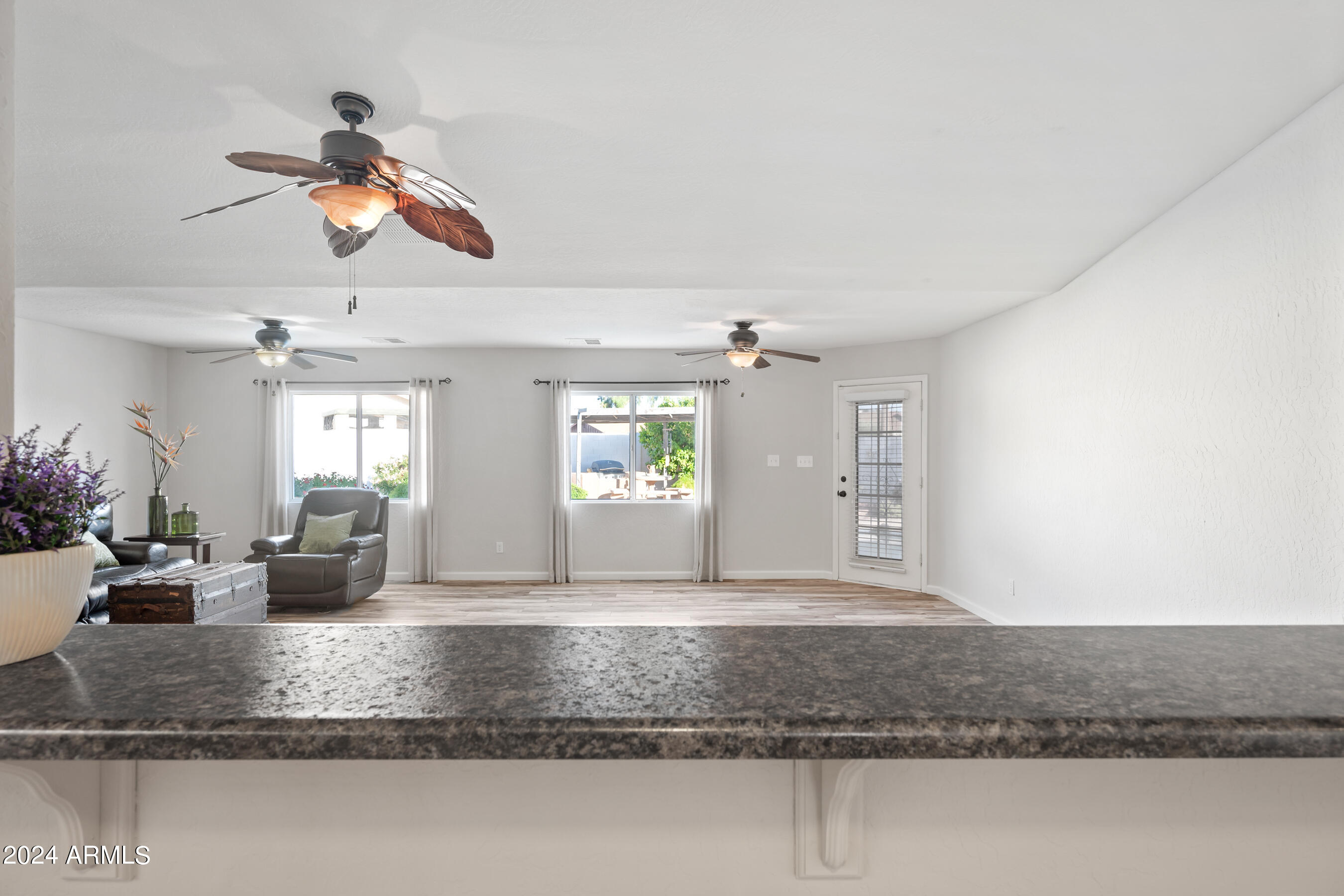 237 West Wagoner Road Phoenix, AZ 85023 - Photo 10 of 34 20-237WWR-ocupix