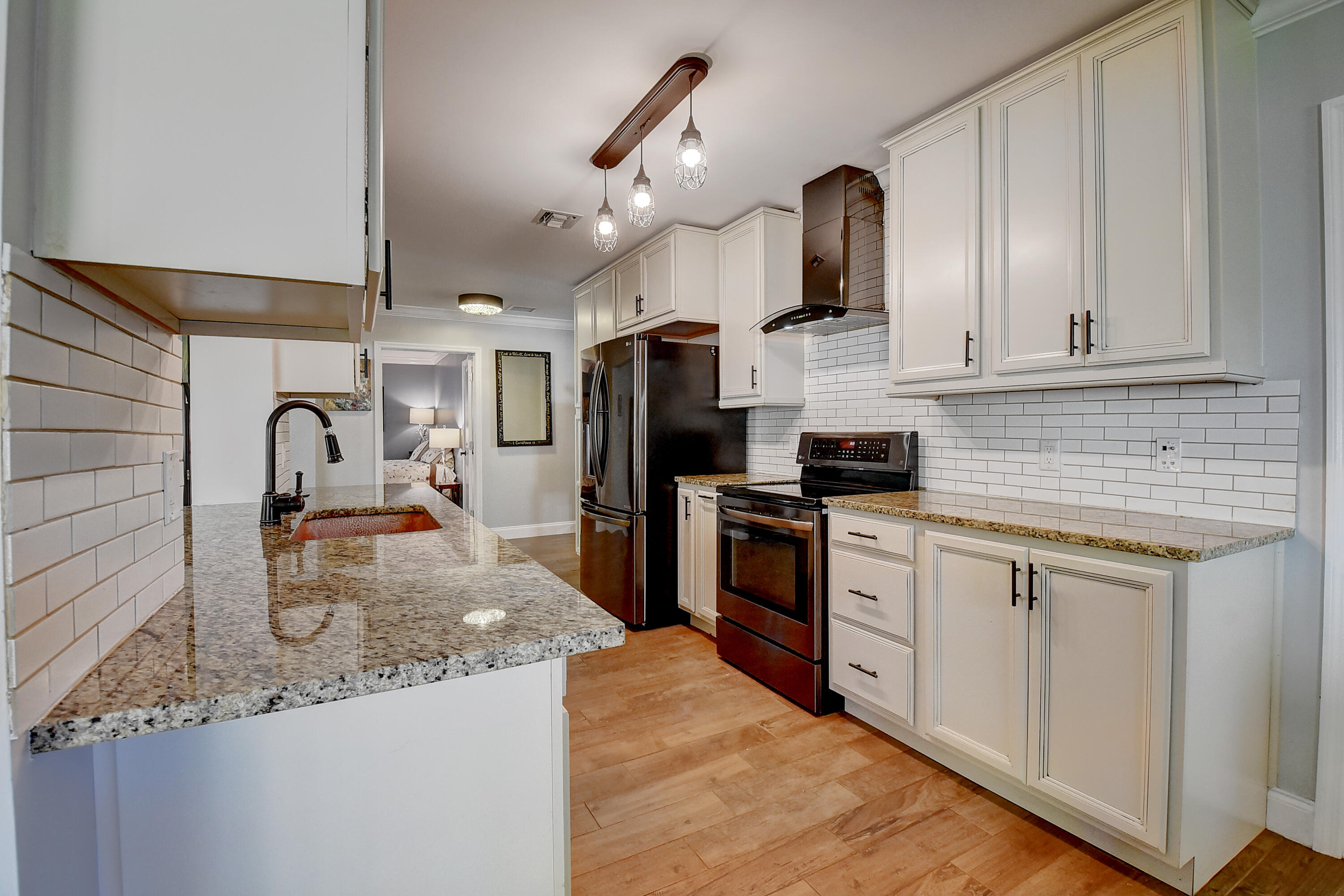 271 Southwest 5th Street Boca Raton, FL 33432 - Photo 12 of 33 127 SW 5th St Kitchen