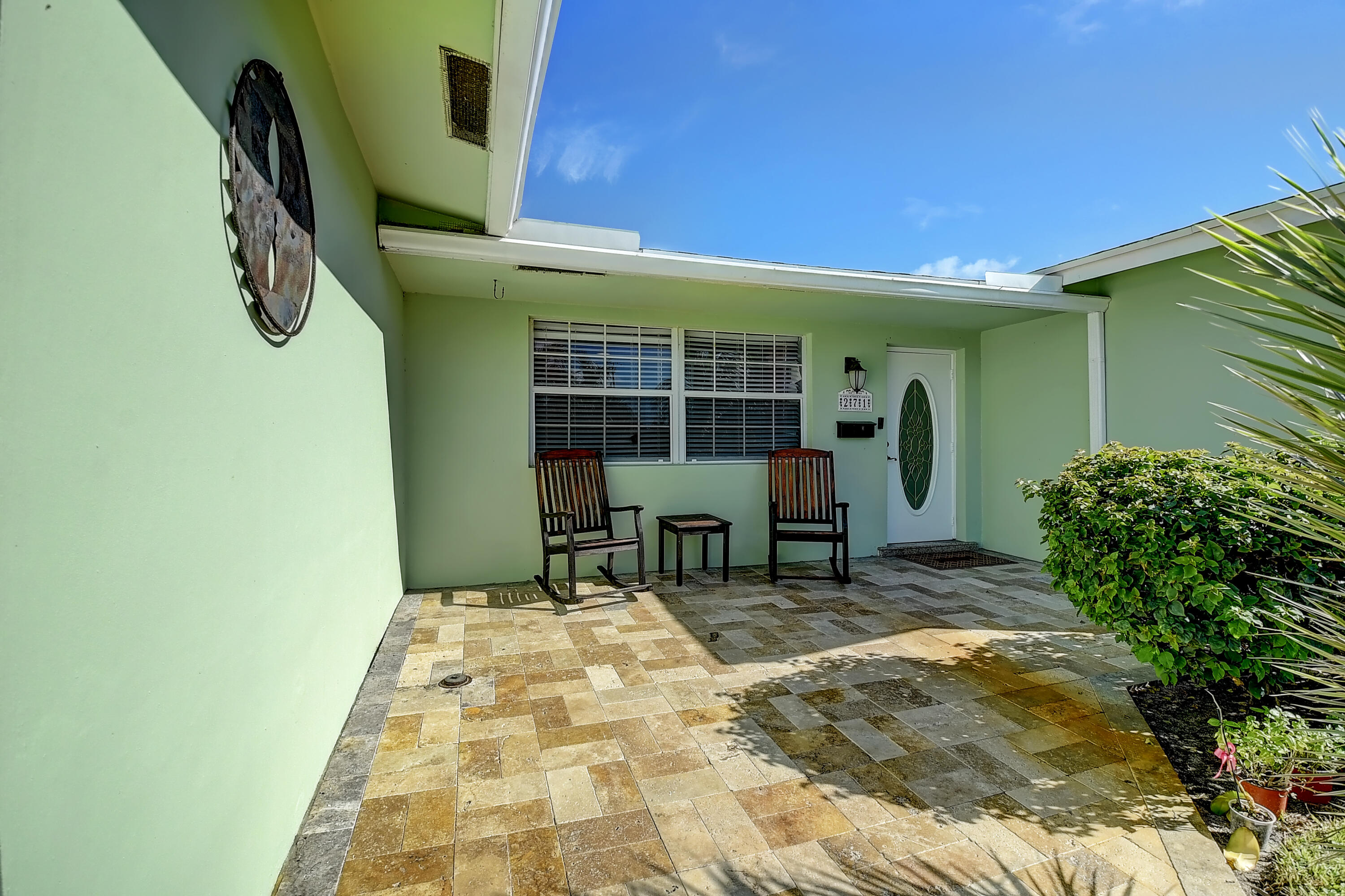 271 Southwest 5th Street Boca Raton, FL 33432 - Photo 2 of 33 127 SW 5th St Front Porch