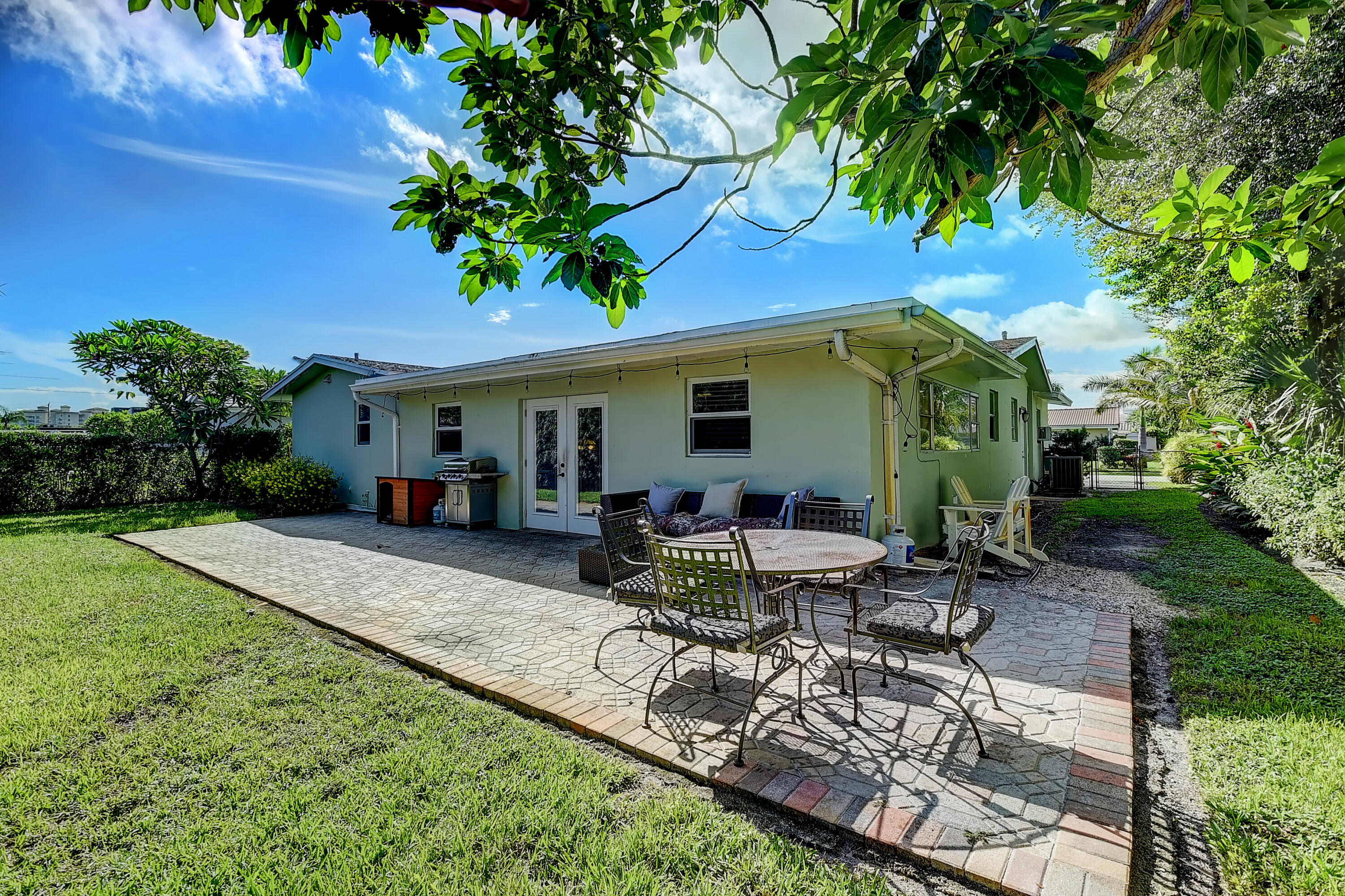 271 Southwest 5th Street Boca Raton, FL 33432 - Photo 26 of 33 127 SW 5th St Back of house