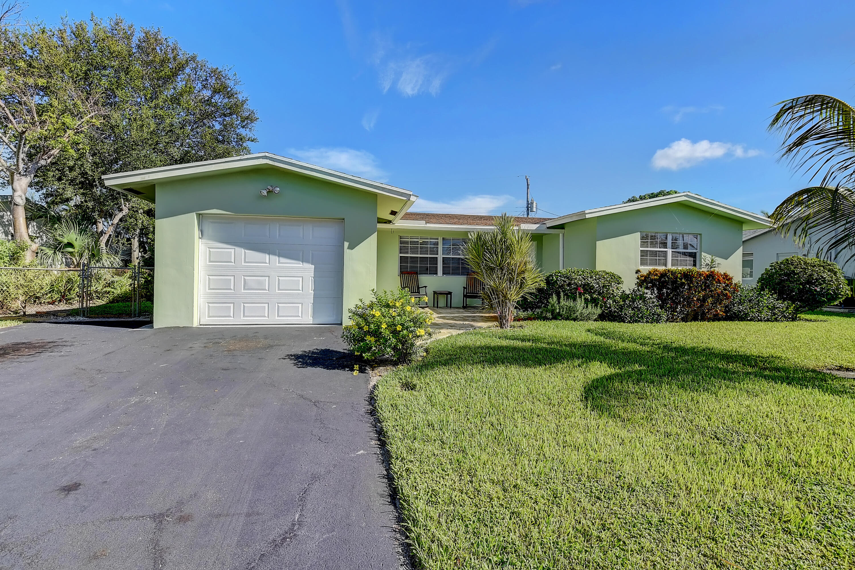 271 Southwest 5th Street Boca Raton, FL 33432 - Photo 28 of 33 127 SW 5th St Front
