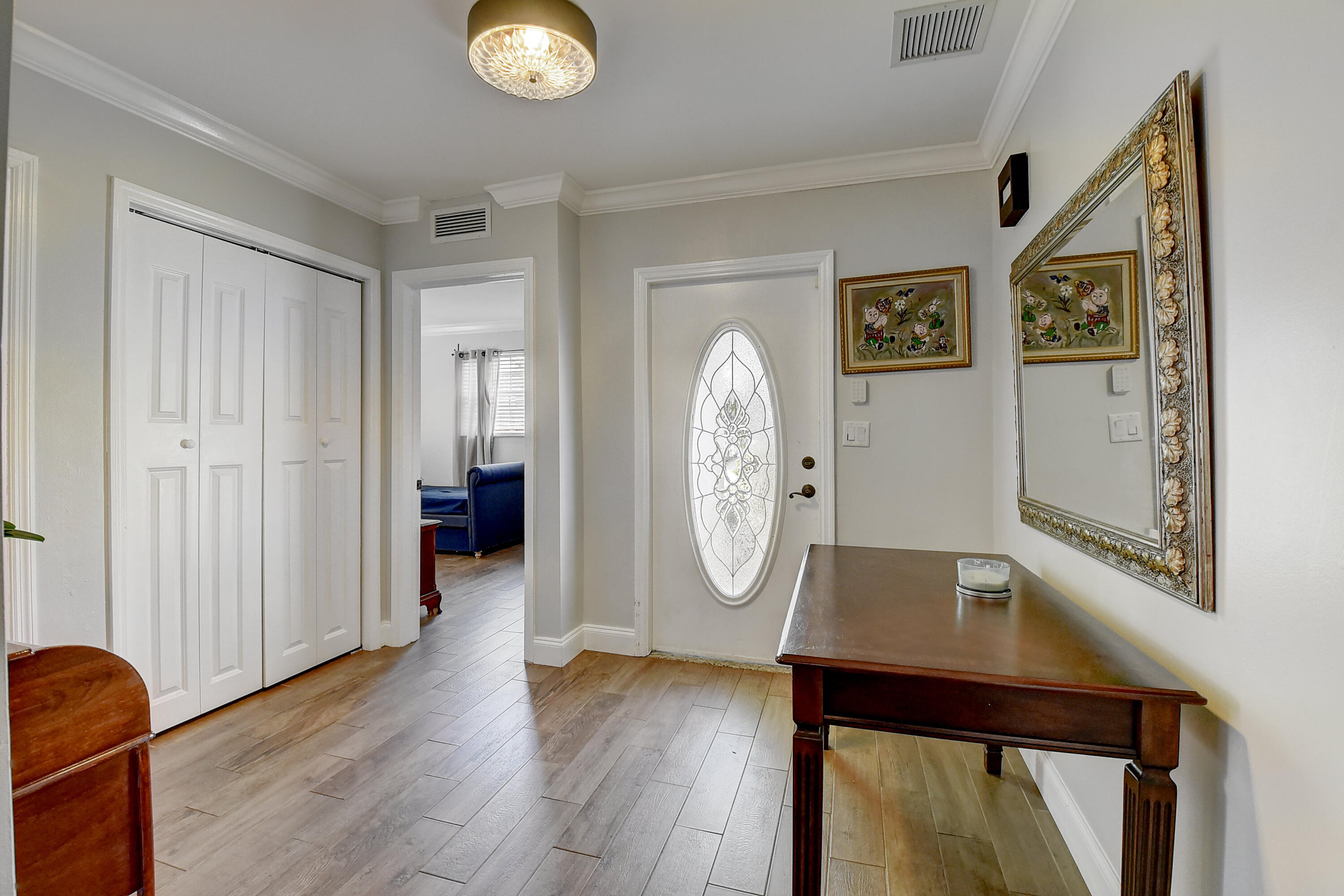 271 Southwest 5th Street Boca Raton, FL 33432 - Photo 3 of 33 127 SW 5th St Foyer