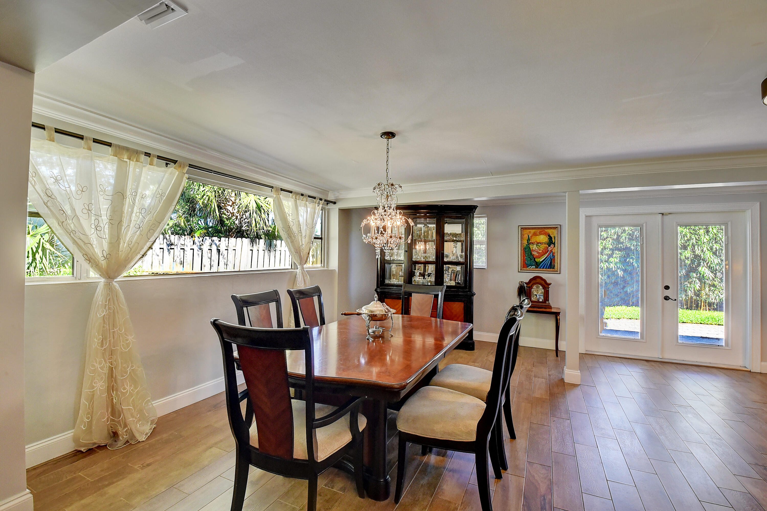 271 Southwest 5th Street Boca Raton, FL 33432 - Photo 9 of 33 127 SW 5th St Ding Area