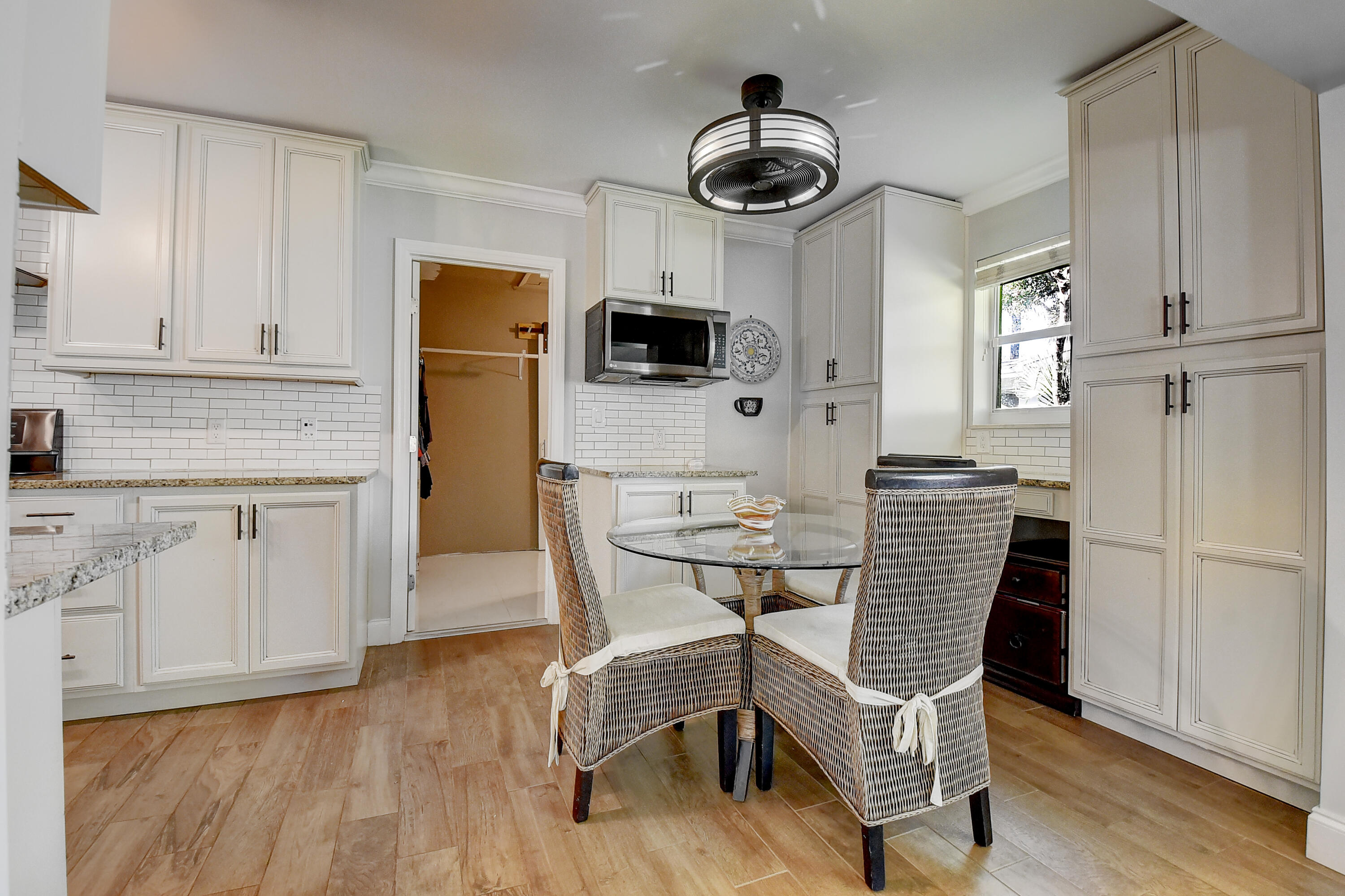 271 Southwest 5th Street Boca Raton, FL 33432 - Photo 10 of 33 127 SW 5th St Breakfast Area