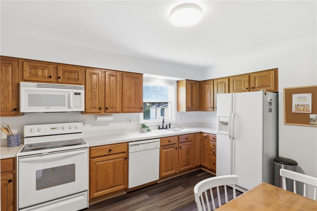 32 Traymore Road Irondequoit, NY 14609 - Photo 11 of 34