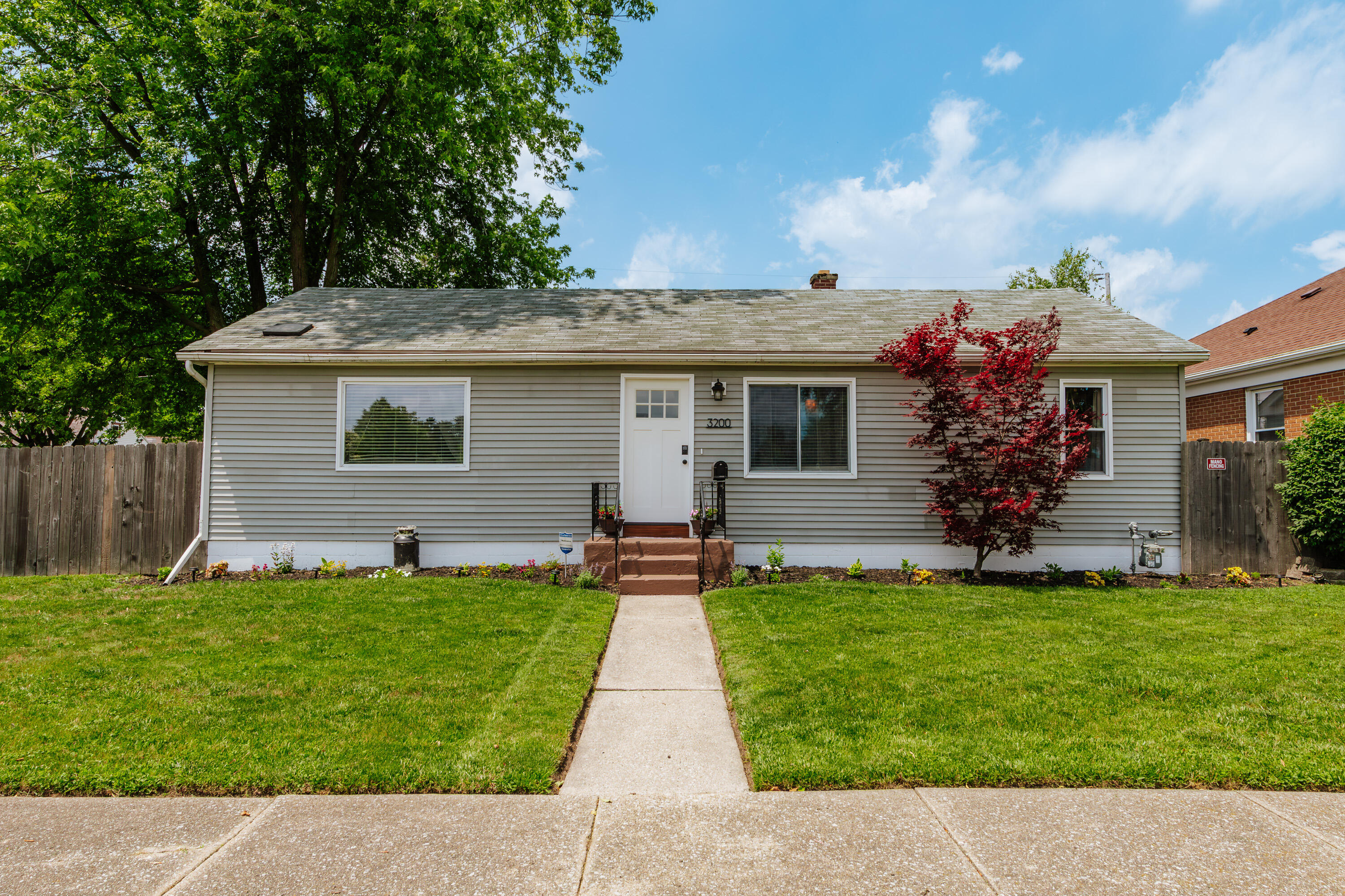 3200 Charles Ave-1