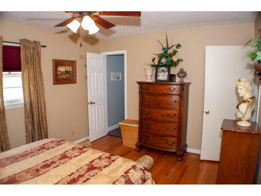 182 Price Road Elizabethton, TN 37643 - Photo 15 of 29 Photo 15