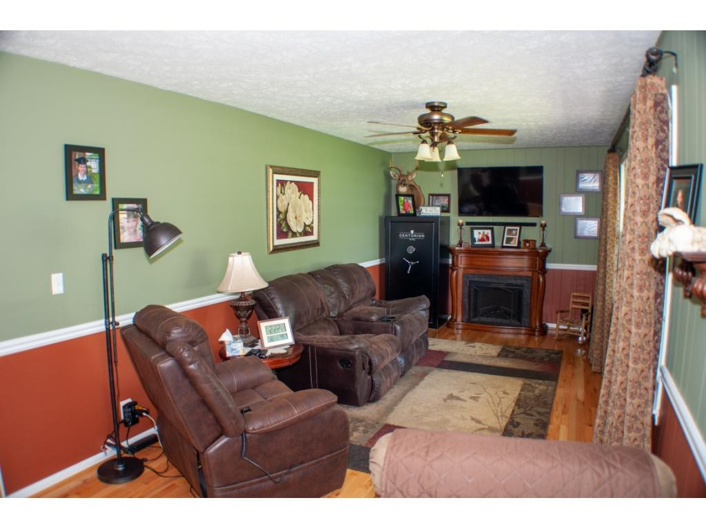 182 Price Road Elizabethton, TN 37643 - Photo 2 of 29 Photo 2