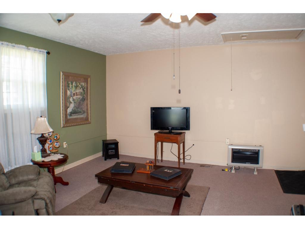 182 Price Road Elizabethton, TN 37643 - Photo 9 of 29 Photo 9
