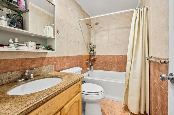 $640,000 | 2231 62nd Street, Unit 1A | Mapleton