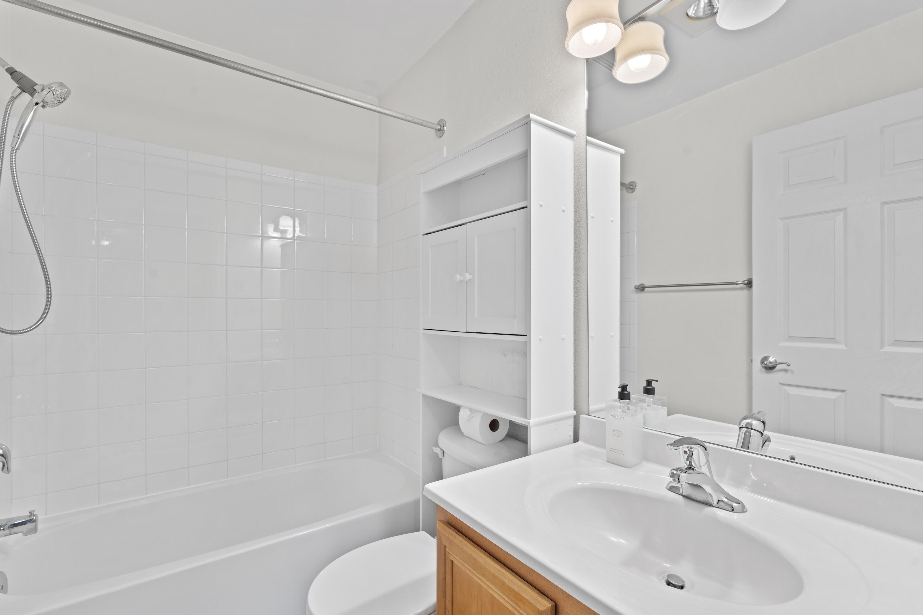 1108 North Milwaukee Street, Unit 306 Milwaukee, WI 53202 - Photo 18 of 27 DSC03850