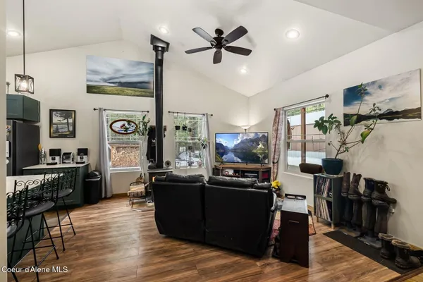 $975,000 | 870-842 Samuels Road, Sandpoint, ID 83864