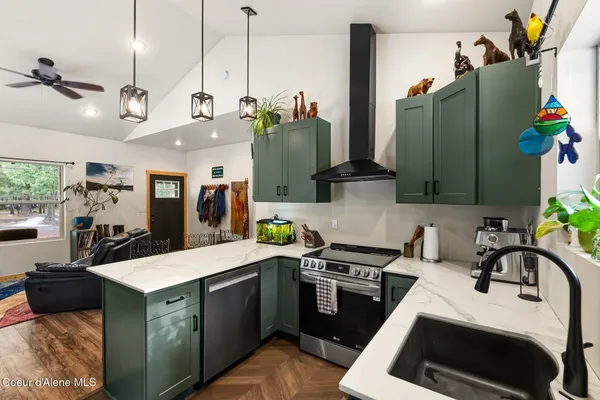 $975,000 | 870-842 Samuels Road, Sandpoint, ID 83864