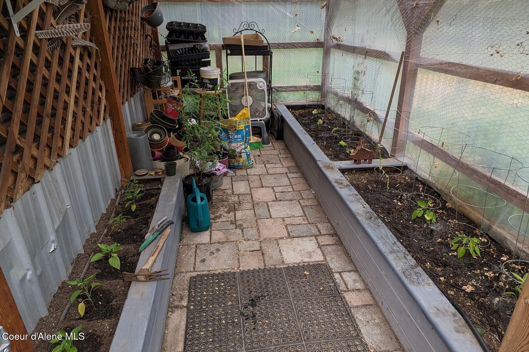 870-842 Samuels Road Sandpoint, ID 83864 - Photo 39 of 67 Greenhouse