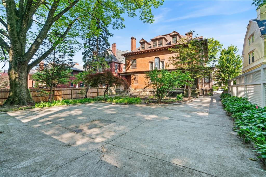 4754 Wallingford Street Pittsburgh, PA 15213 - Photo 38 of 50