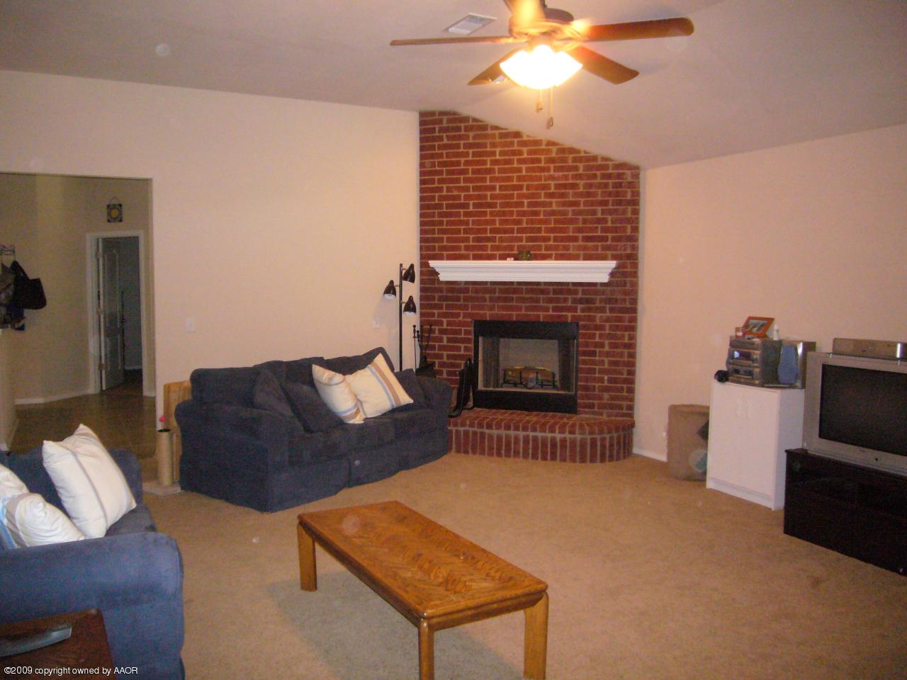 4807 Mc Kinley Lane Amarillo, TX 79110 - Photo 3 of 19 Living Room