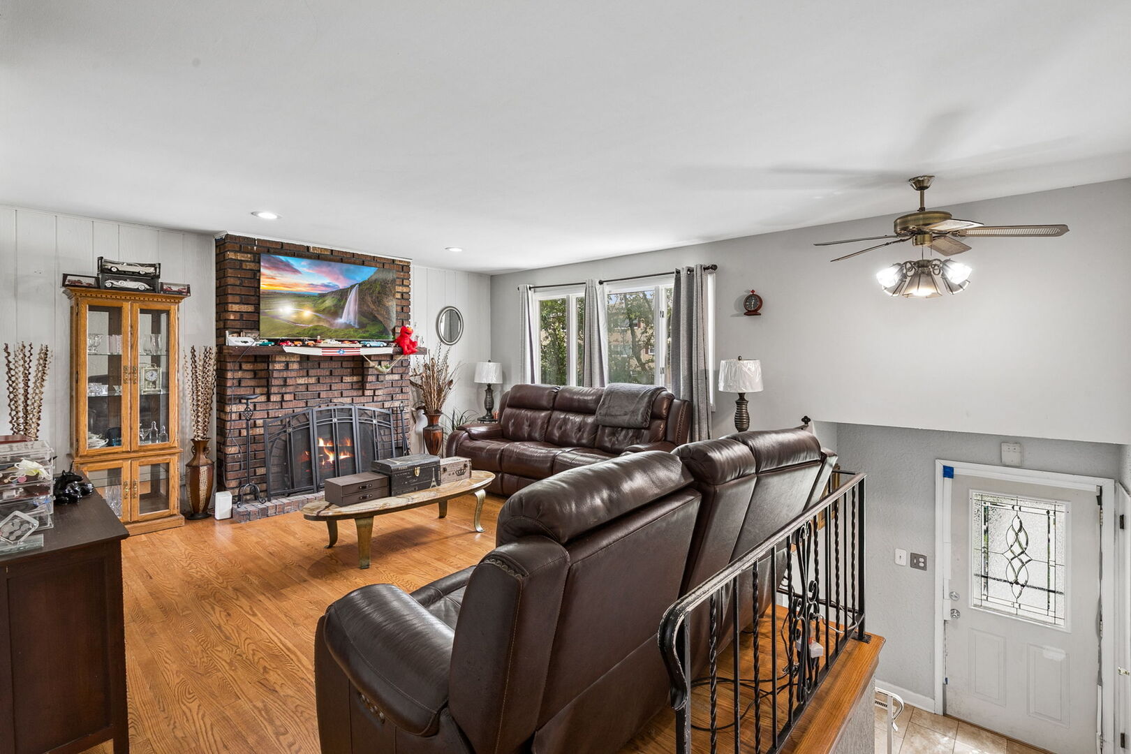 356 Park Avenue Addison, IL 60101 - Photo 2 of 24
