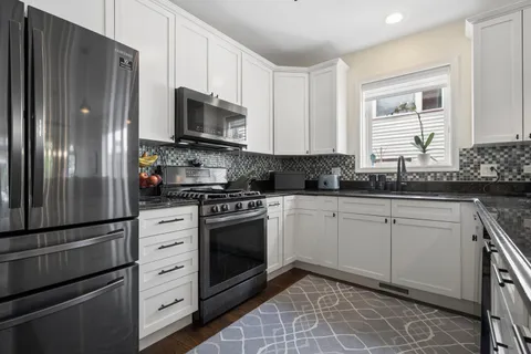 $450,000 | 5617 West Lawrence Avenue, Unit 1, Chicago, IL 60630