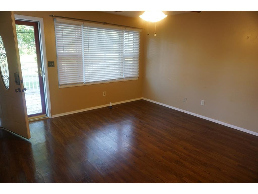 325 Kings Road Piney Flats, TN 37686 - Photo 5 of 12 Photo 5