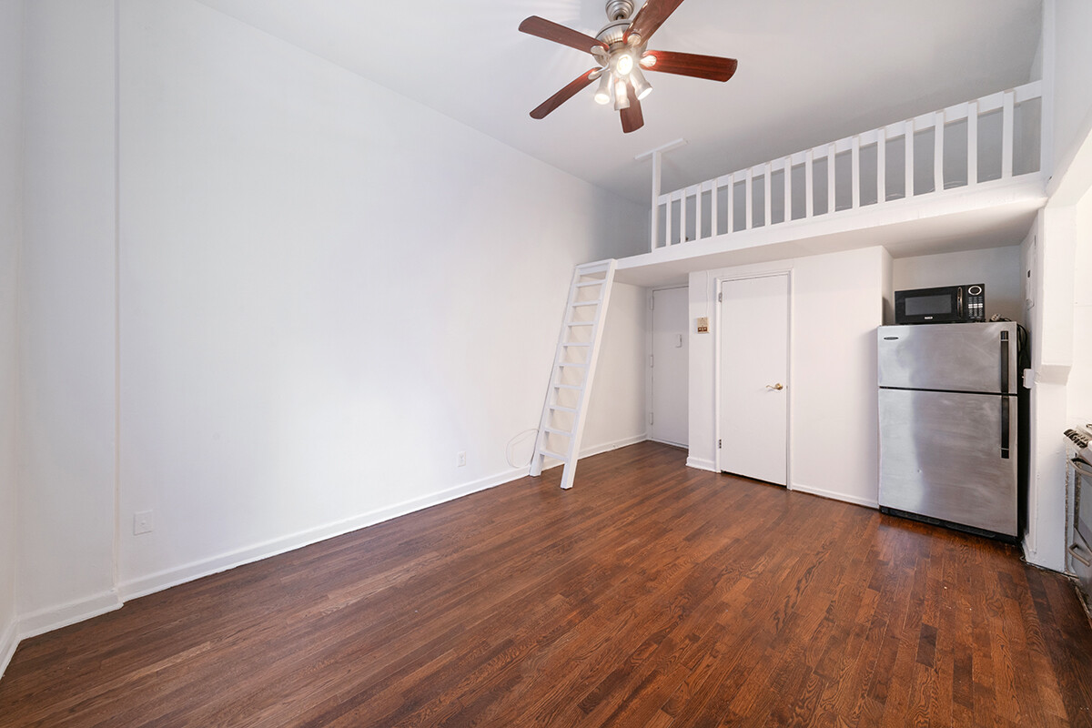 151 East 20th Street, Unit 2C Manhattan, NY 10003 - Photo 3 of 11