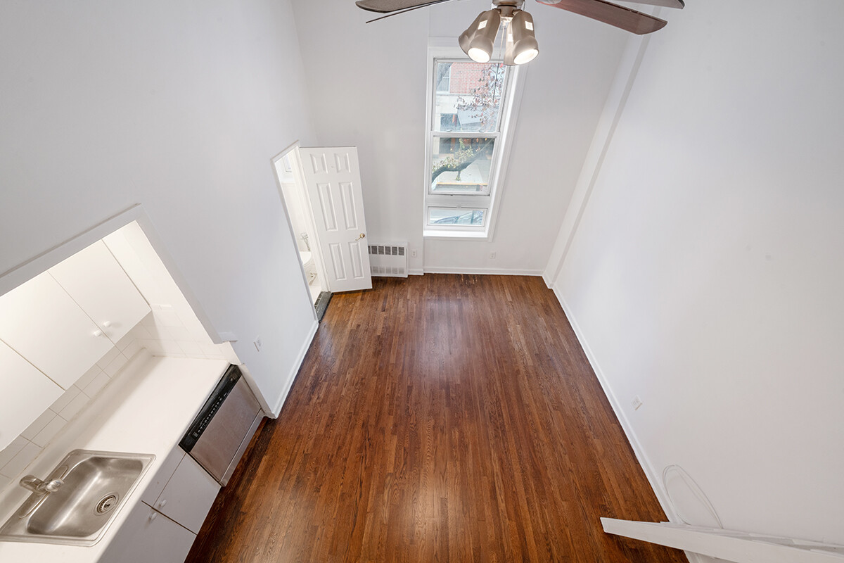 151 East 20th Street, Unit 2C Manhattan, NY 10003 - Photo 5 of 11