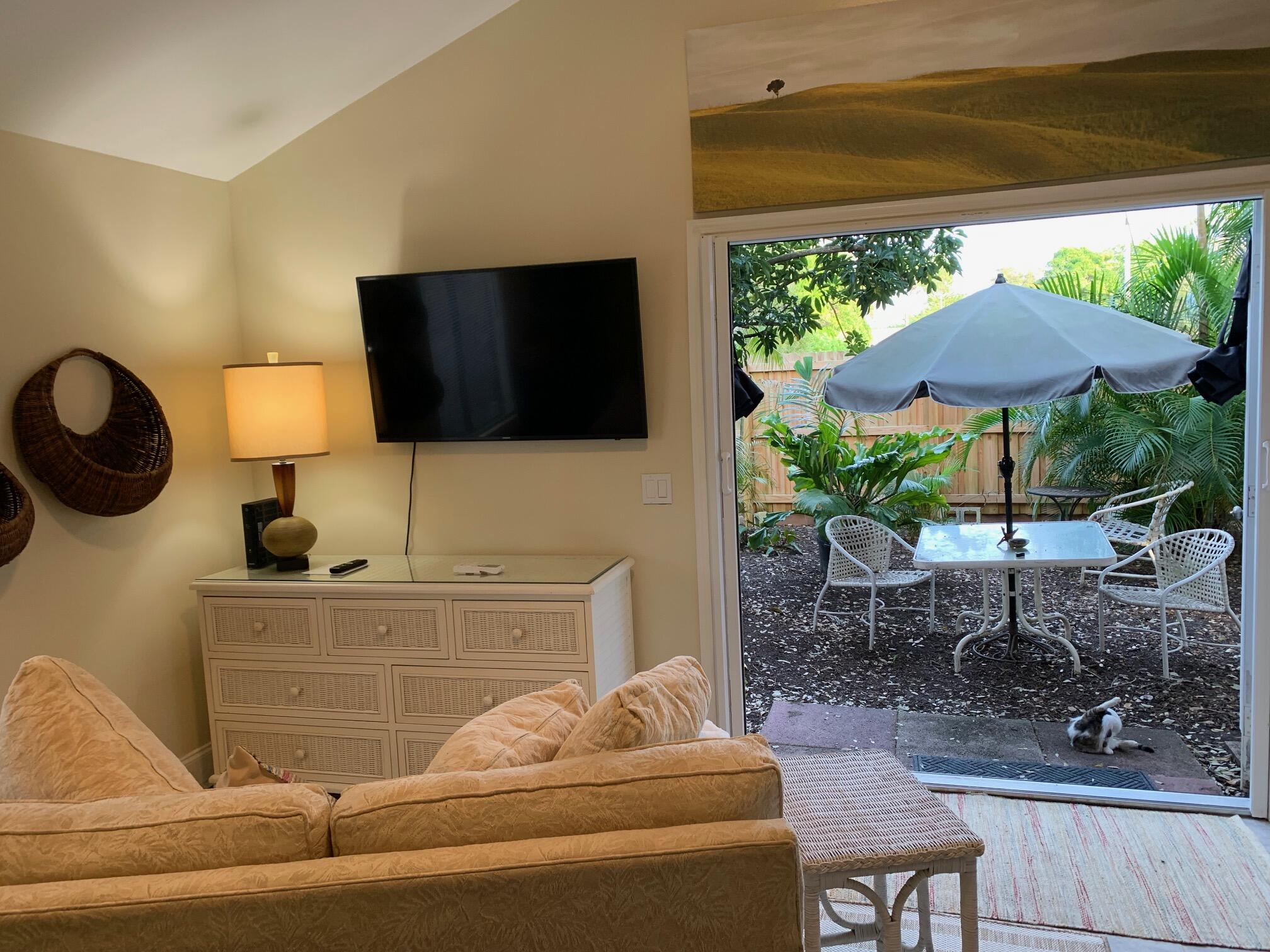 920 Mathis Street, Unit B Lake Worth, FL 33461 - Photo 14 of 21 MATHIS C