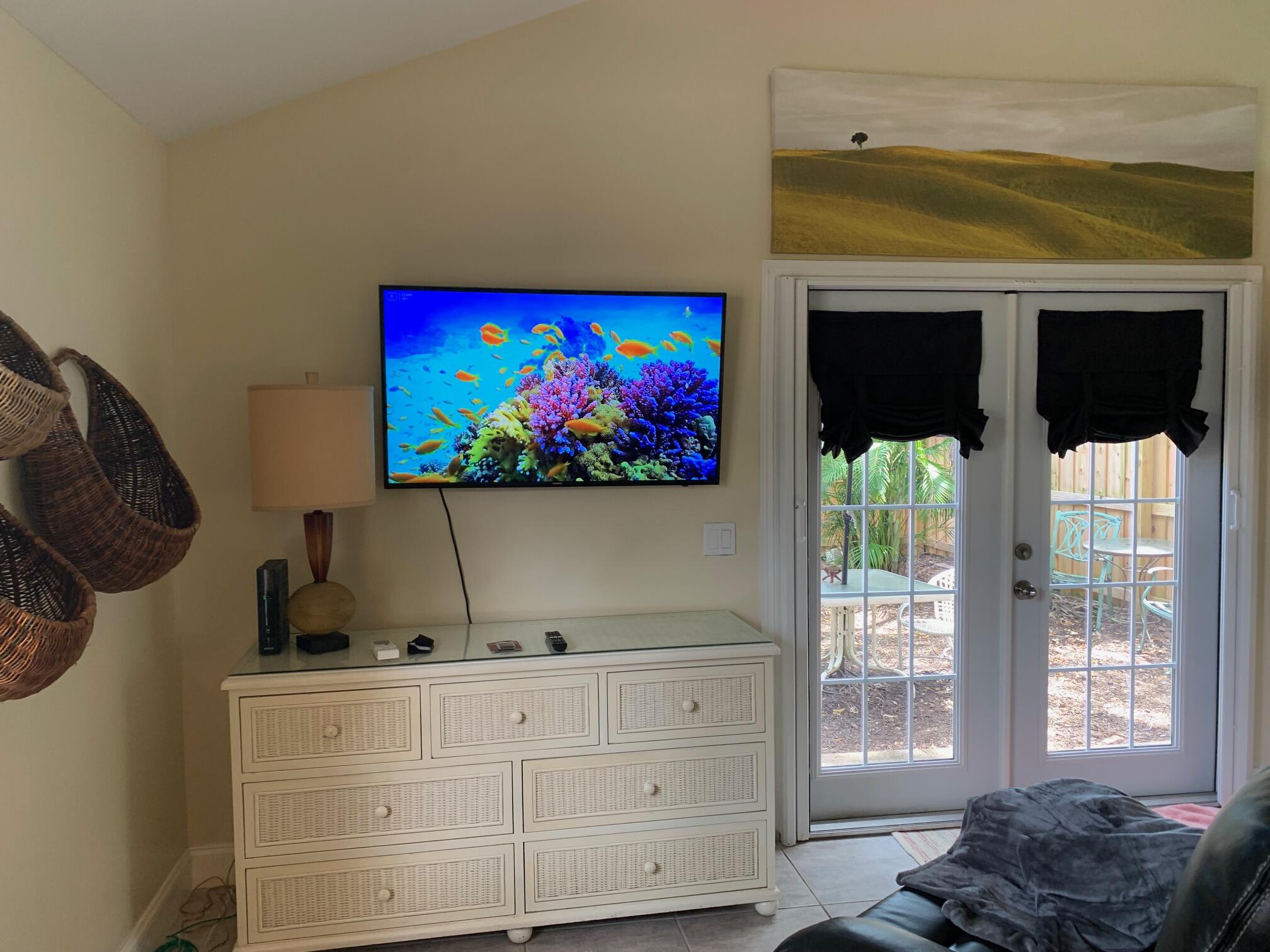 920 Mathis Street, Unit B Lake Worth, FL 33461 - Photo 15 of 21 mathis liv rm2