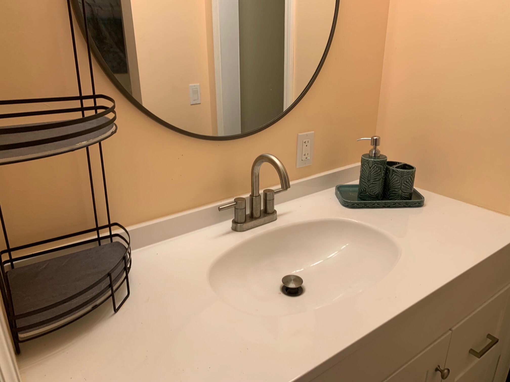 920 Mathis Street, Unit B Lake Worth, FL 33461 - Photo 18 of 21 mathis bath