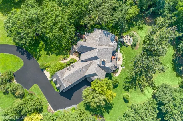 $2,495,000 | 1 Rock Ridge Lane, Barrington Hills, IL 60010