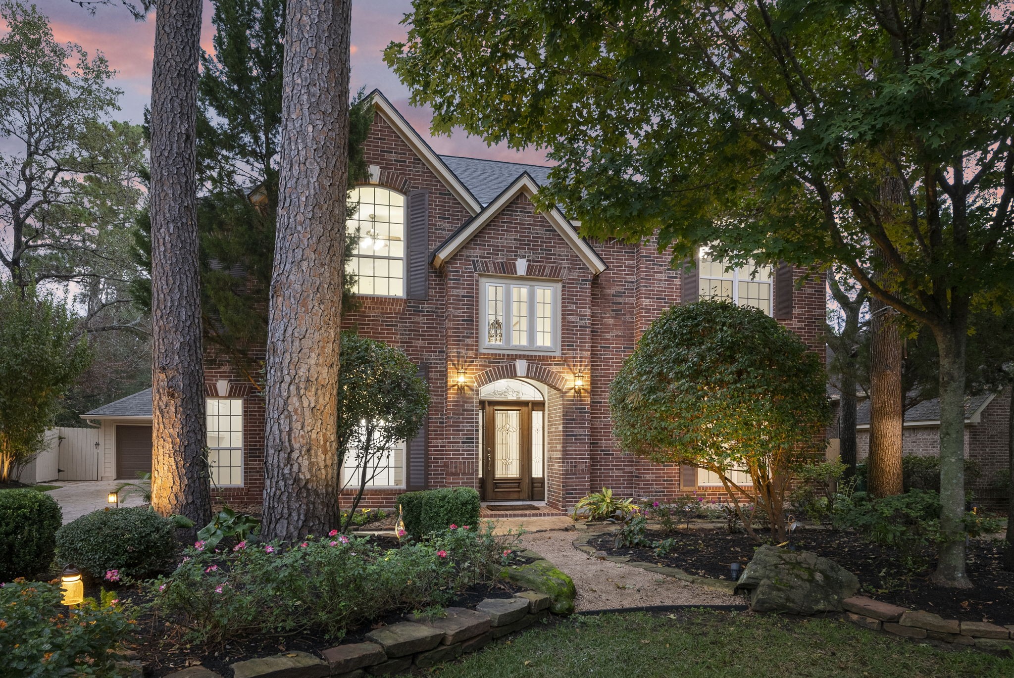 Welcome home to 38 N Dragonwood Place!