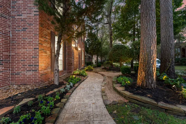 $799,000 | 38 North Dragonwood Place, Spring, TX 77381