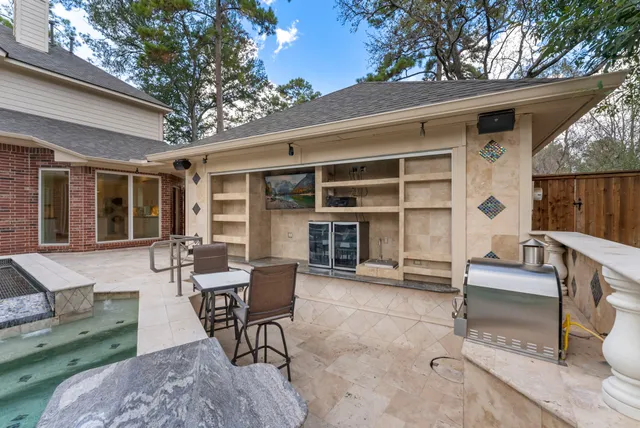 $799,000 | 38 North Dragonwood Place, Spring, TX 77381