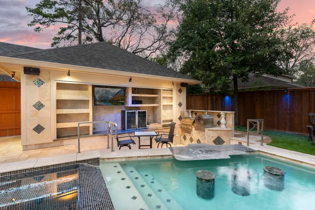 $799,000 | 38 North Dragonwood Place, Spring, TX 77381