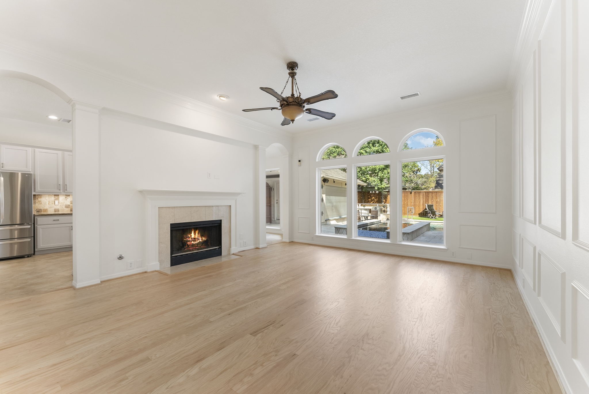 38 North Dragonwood Place Spring, TX 77381 - Photo 7 of 50 Family room.