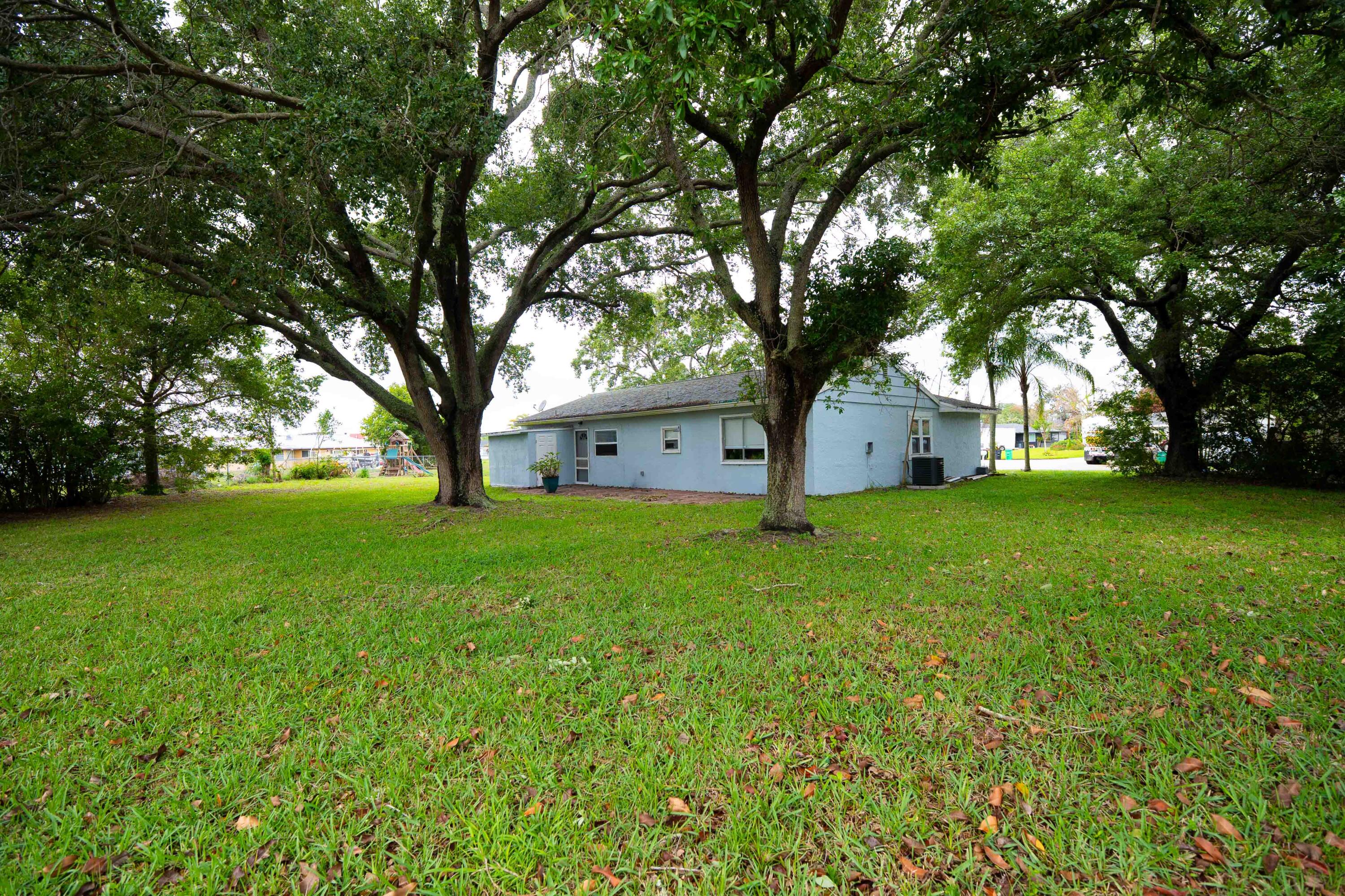 402 Southwest Ruffner Court Port St. Lucie, FL 34953 - Photo 11 of 22 DSC09957