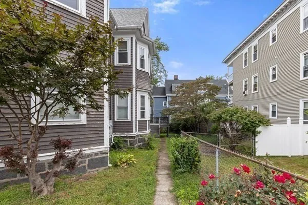 $2,350 | 247-249 Park Street, Unit 3, Boston, MA 02124