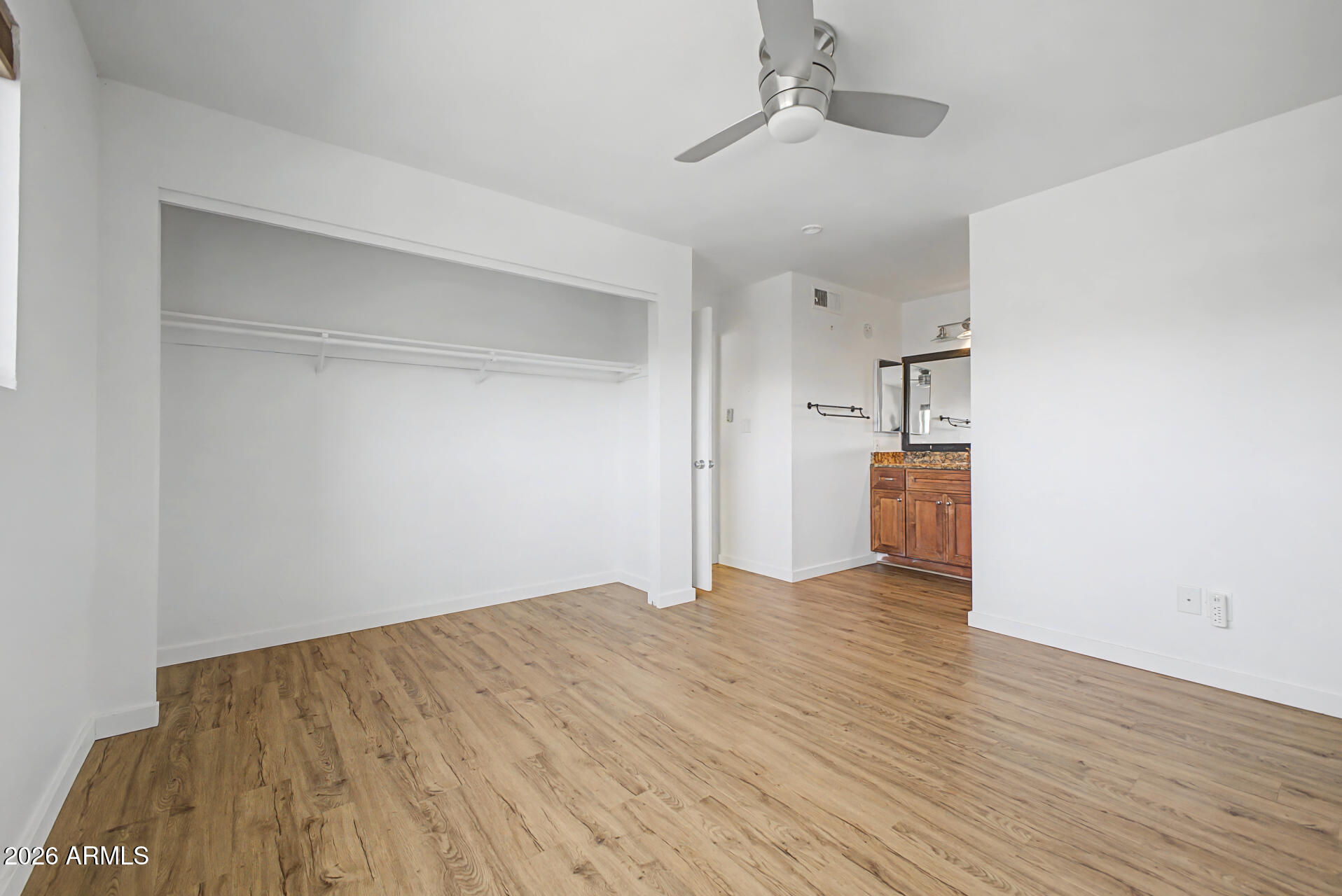 5525 East Thomas Road, Unit Q4 Phoenix, AZ 85018 - Photo 11 of 32 Master Bedroom