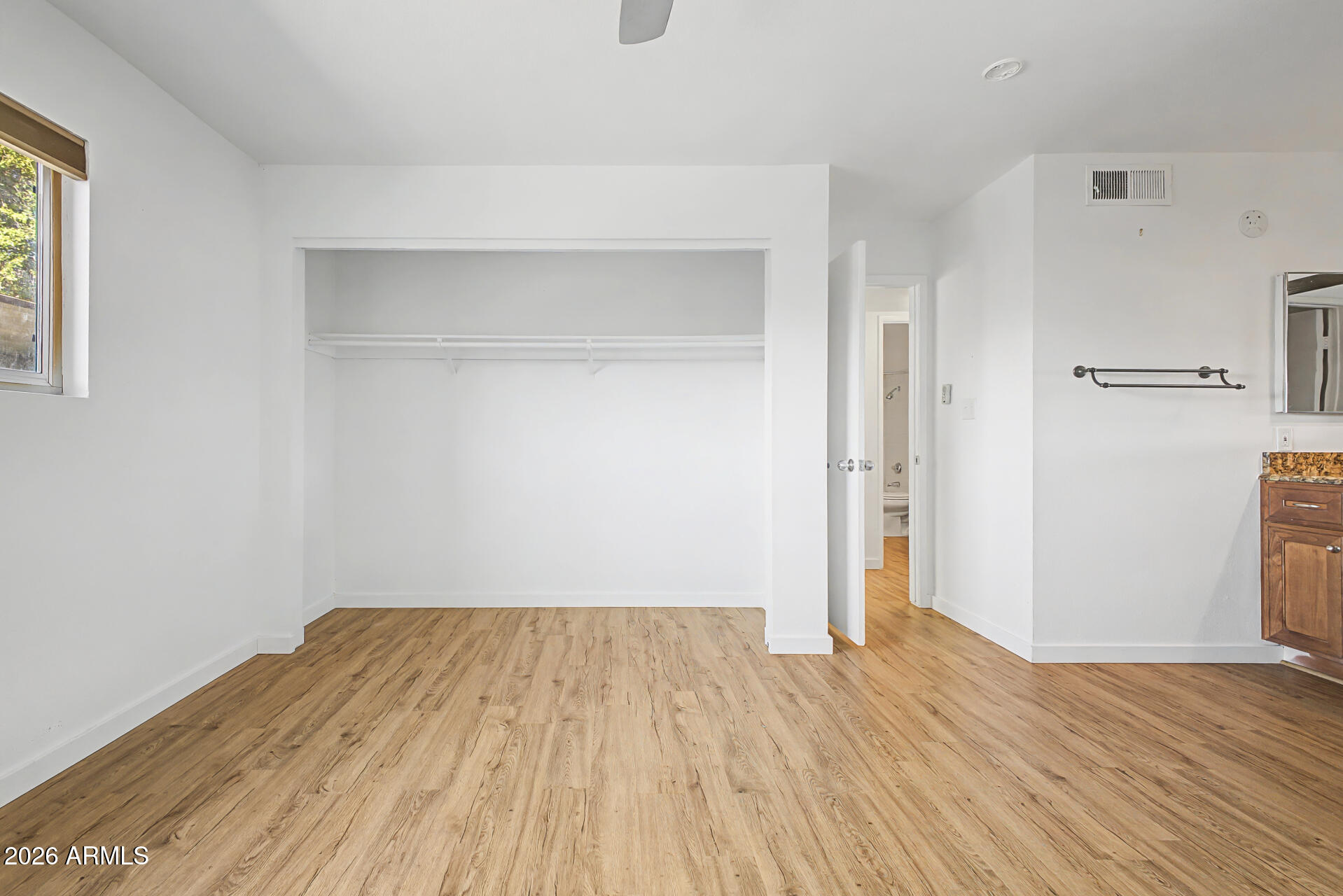 5525 East Thomas Road, Unit Q4 Phoenix, AZ 85018 - Photo 12 of 32 Master Bedroom