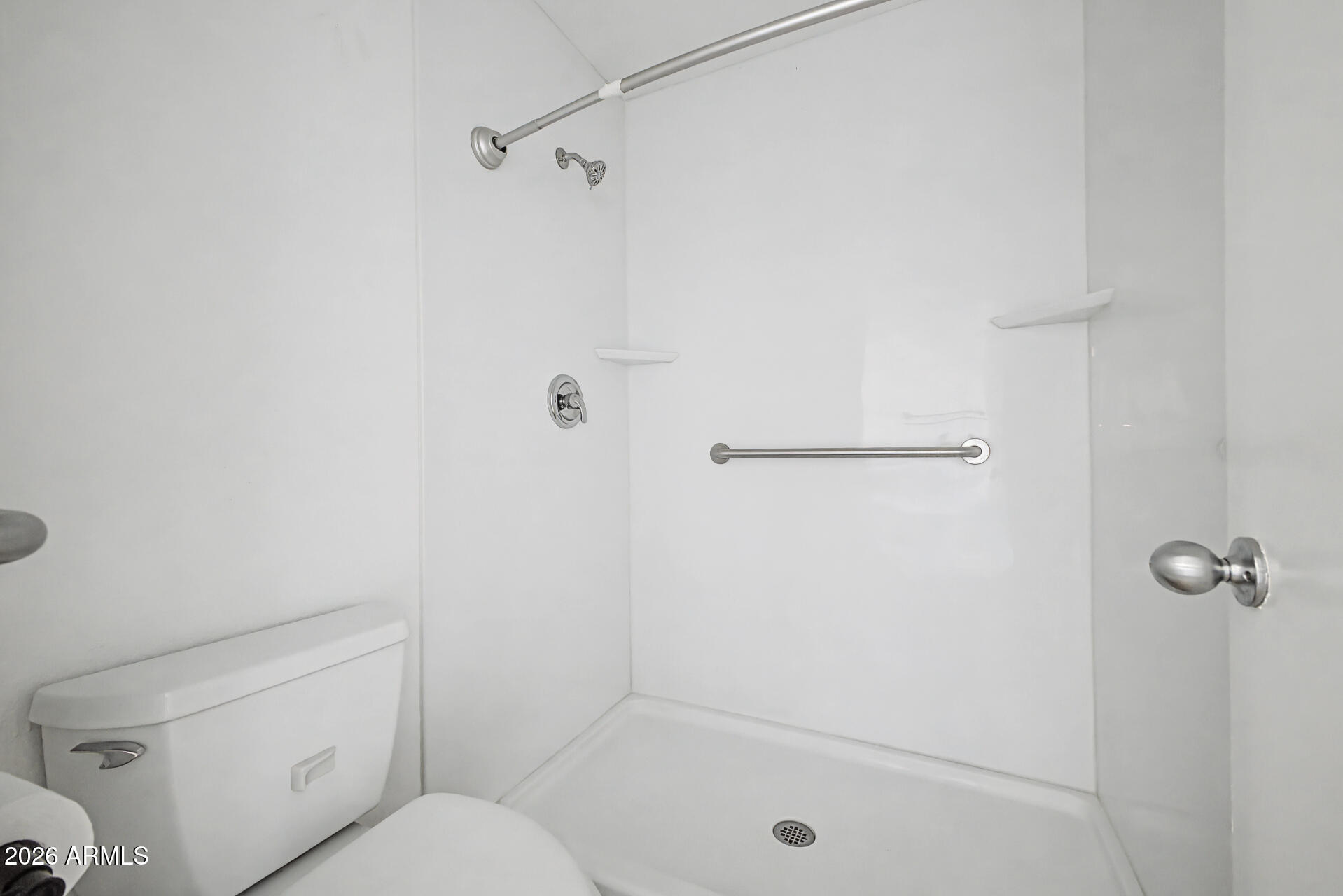 5525 East Thomas Road, Unit Q4 Phoenix, AZ 85018 - Photo 14 of 32 Master Bath