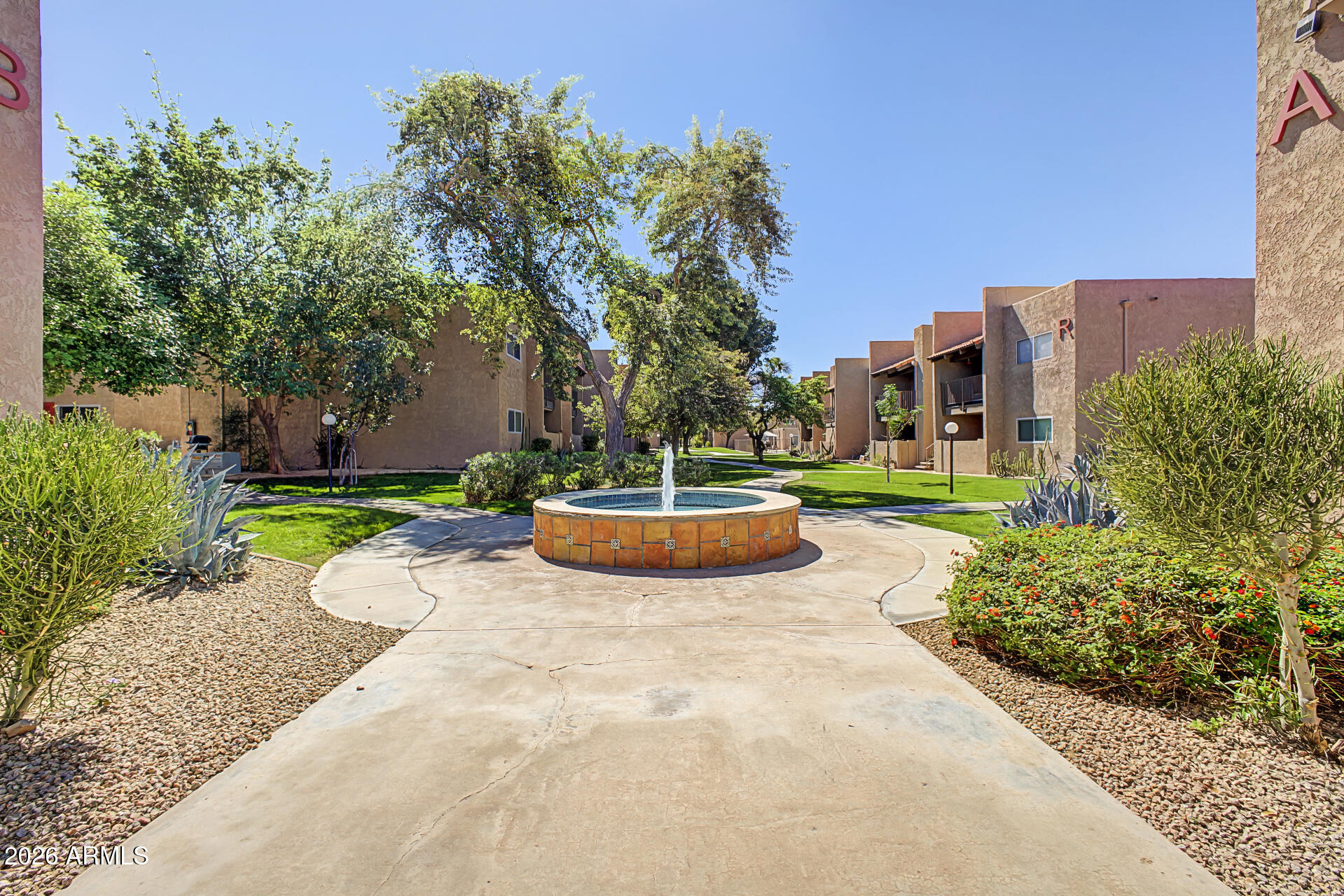 5525 East Thomas Road, Unit Q4 Phoenix, AZ 85018 - Photo 23 of 32 Common Area