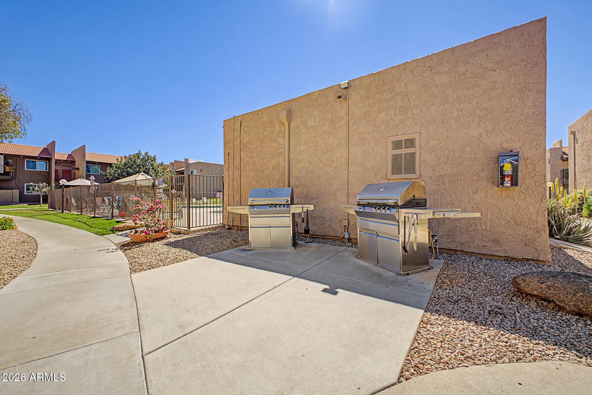 5525 East Thomas Road, Unit Q4 Phoenix, AZ 85018 - Photo 24 of 32 Common Area