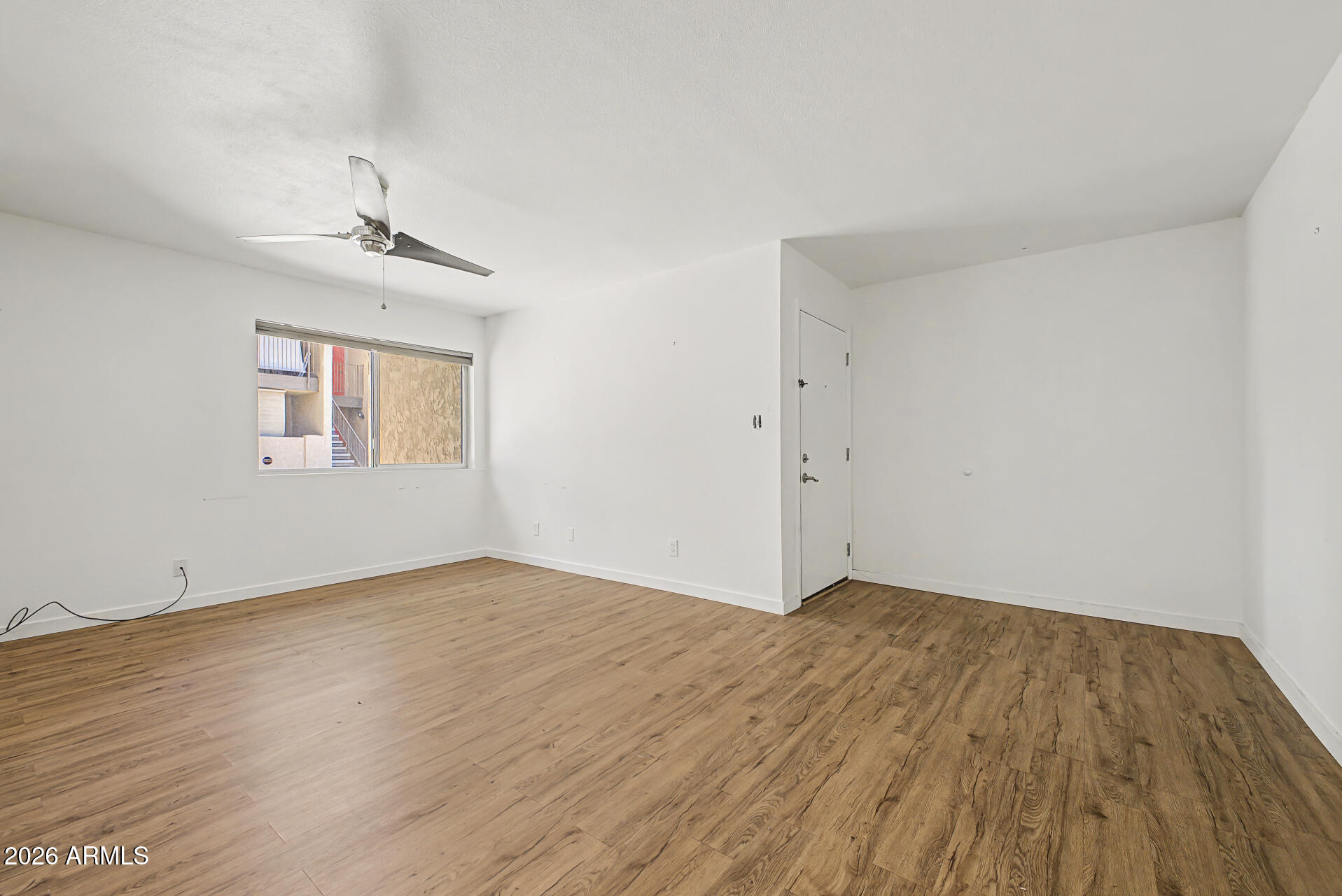 5525 East Thomas Road, Unit Q4 Phoenix, AZ 85018 - Photo 4 of 32 Great Room