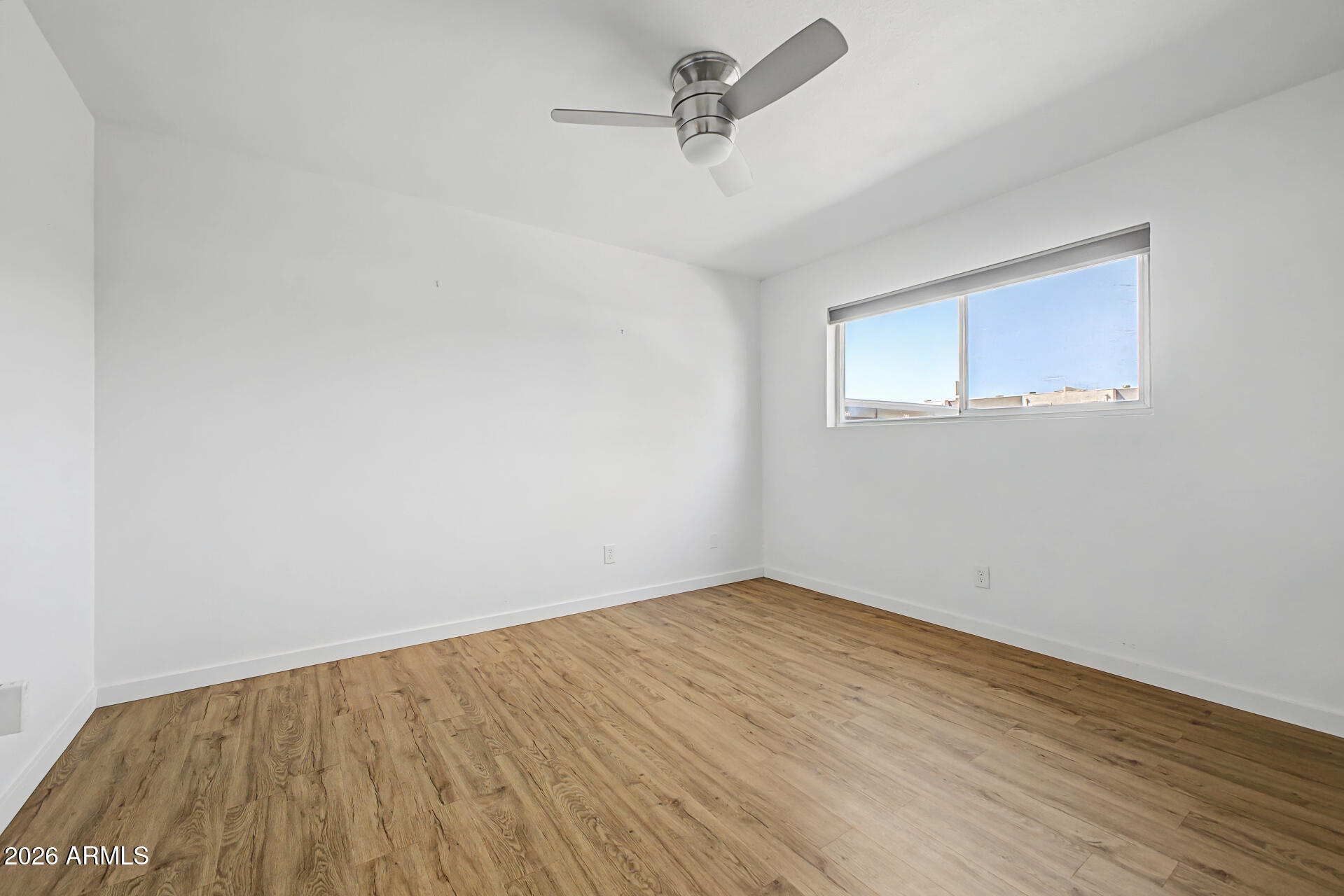 5525 East Thomas Road, Unit Q4 Phoenix, AZ 85018 - Photo 10 of 32 Master Bedroom