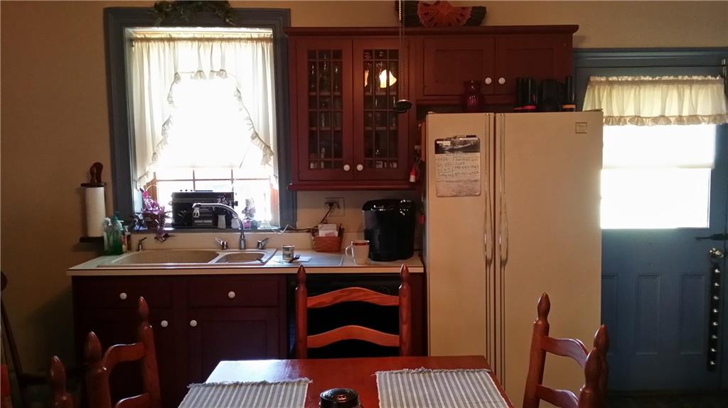 283 Martin Road Scottdale, PA 15683 - Photo 5 of 22