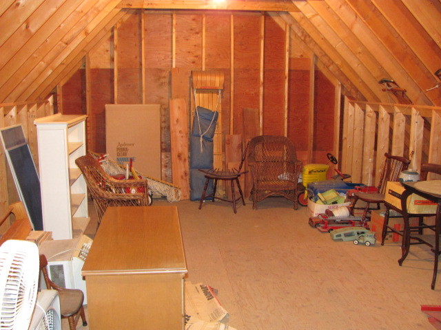 71 Old Middlefield Road Washington, MA 01223 - Photo 33 of 37 Room above garage