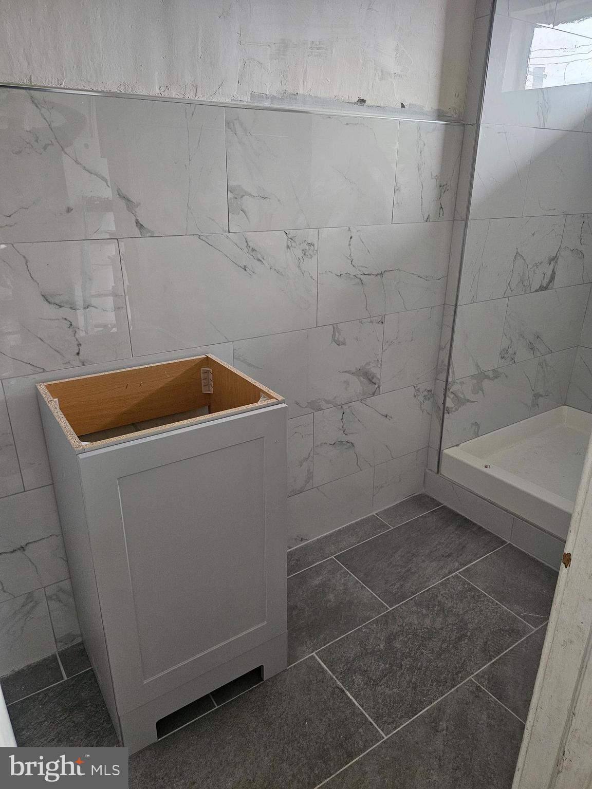 1322 Windrim Avenue Philadelphia, PA 19141 - Photo 6 of 14 a bathroom with a small window